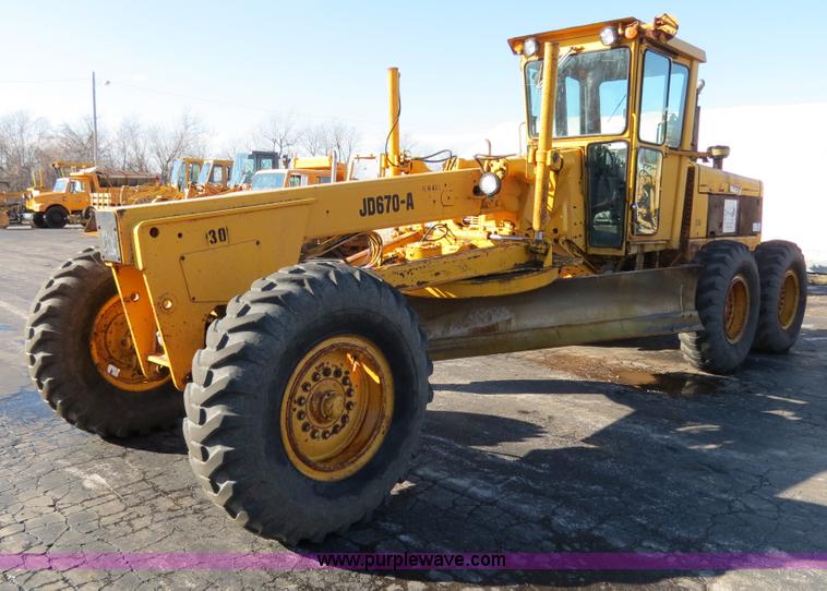 image for item F4353 1980 John Deere 670A articulated motor grader