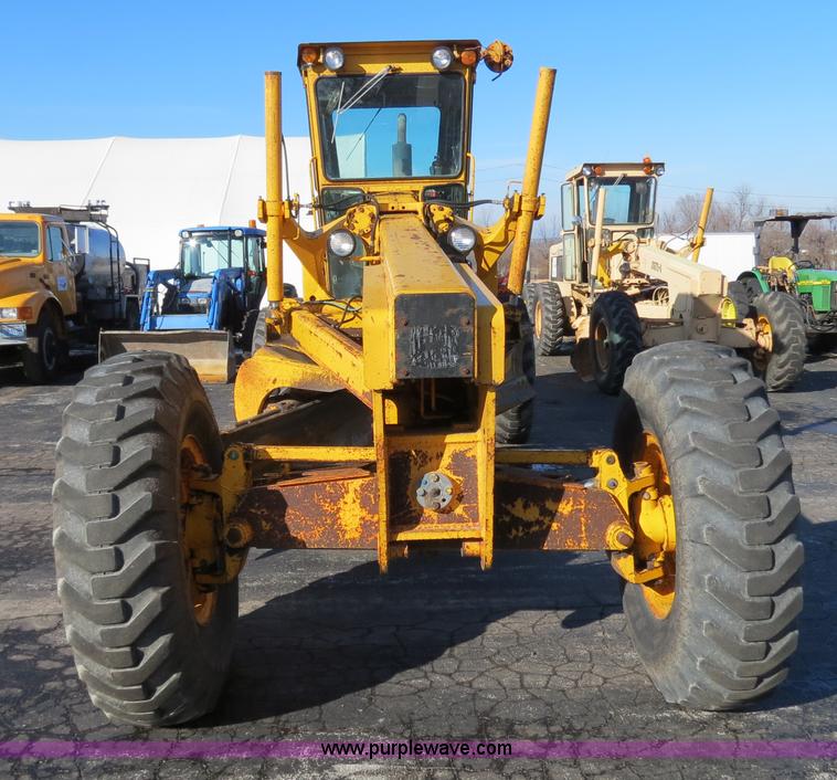 image for item F4353 1980 John Deere 670A articulated motor grader