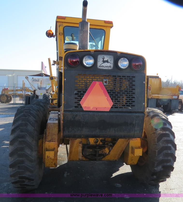 image for item F4353 1980 John Deere 670A articulated motor grader