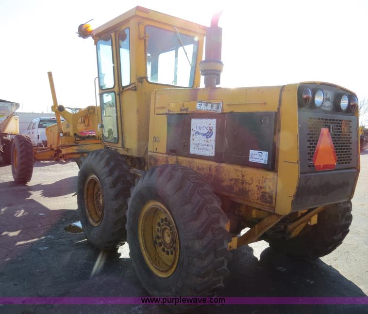 image for item F4353 1980 John Deere 670A articulated motor grader