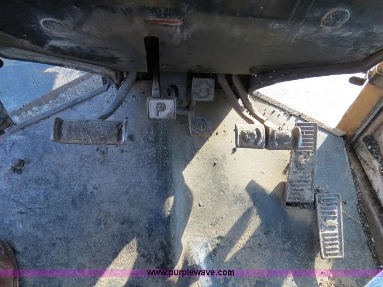 image for item F4353 1980 John Deere 670A articulated motor grader