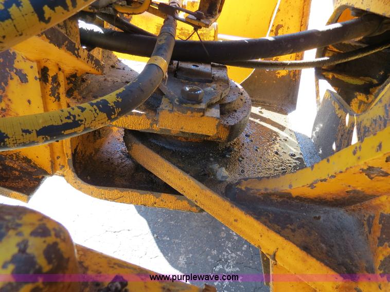 image for item F4353 1980 John Deere 670A articulated motor grader