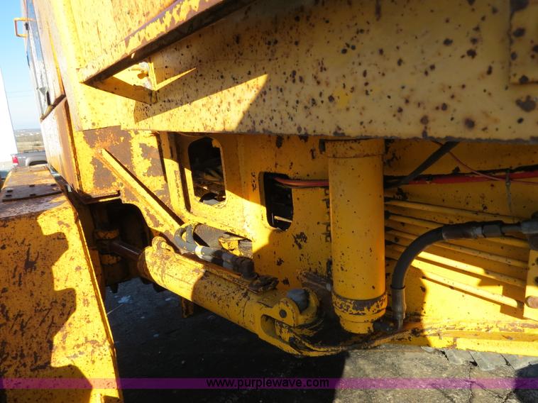 image for item F4353 1980 John Deere 670A articulated motor grader