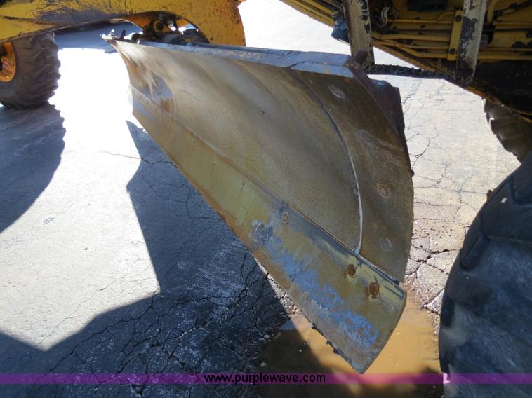 image for item F4353 1980 John Deere 670A articulated motor grader