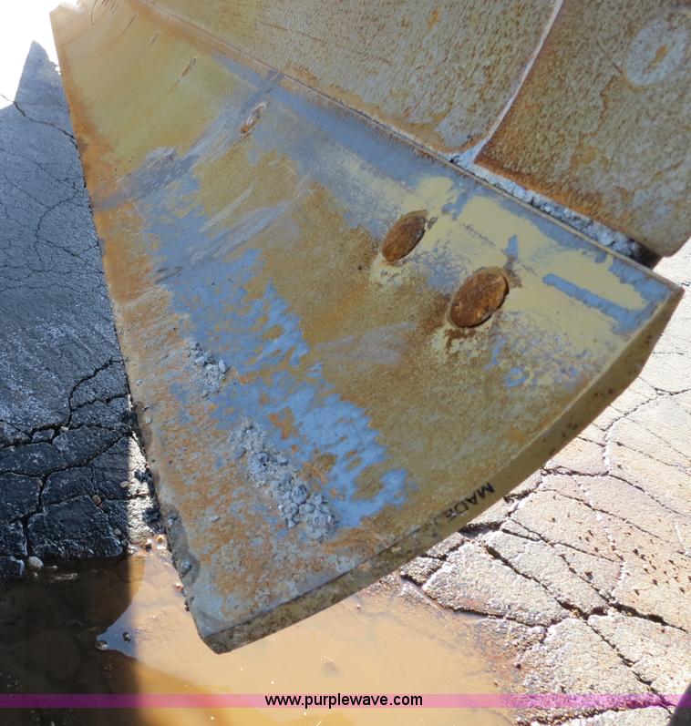 image for item F4353 1980 John Deere 670A articulated motor grader