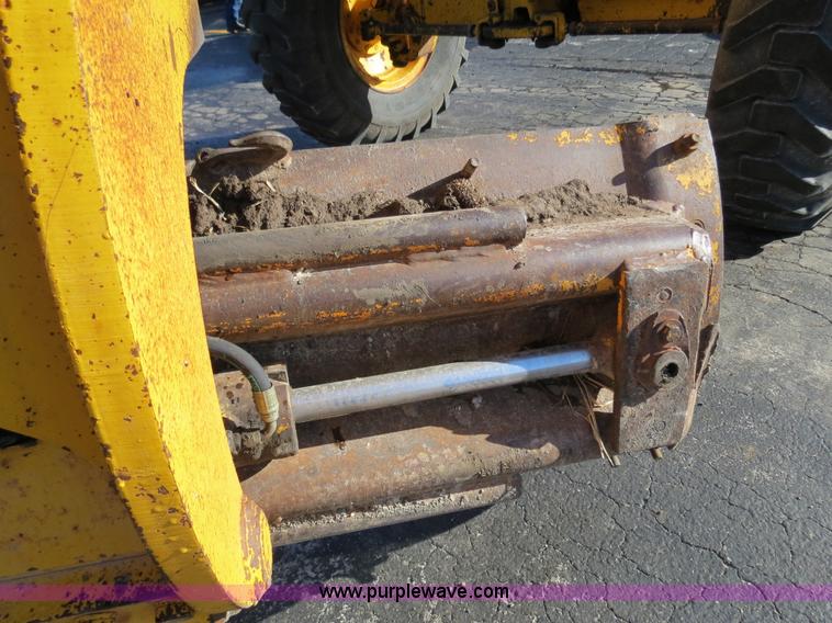 image for item F4353 1980 John Deere 670A articulated motor grader