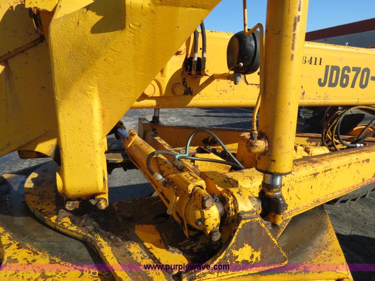 image for item F4353 1980 John Deere 670A articulated motor grader
