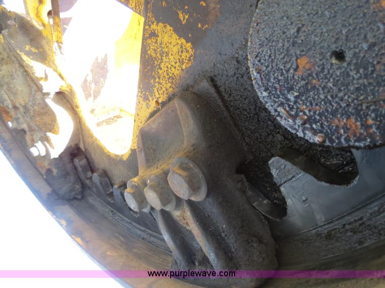 image for item F4353 1980 John Deere 670A articulated motor grader