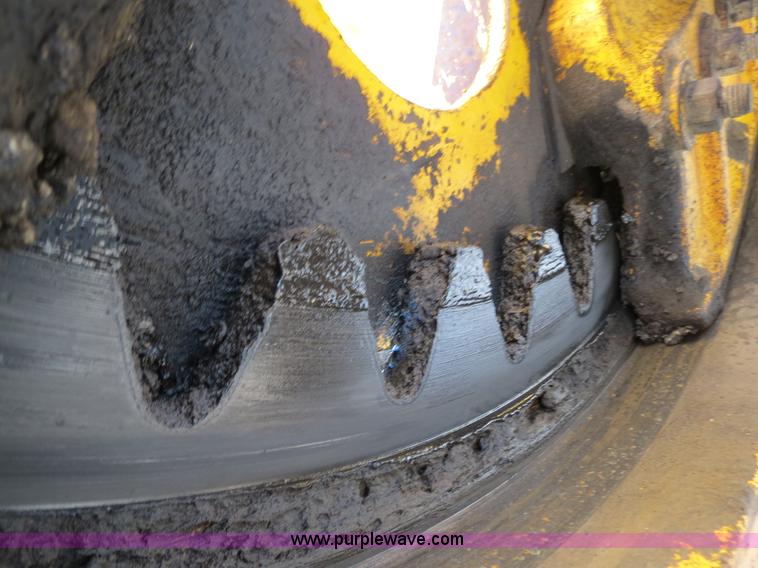 image for item F4353 1980 John Deere 670A articulated motor grader