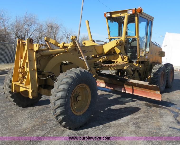 image for item F4355 Champion 720A articulated motor grader