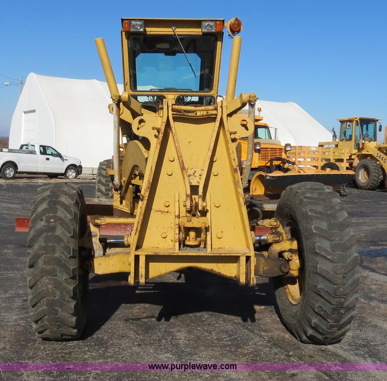 image for item F4355 Champion 720A articulated motor grader