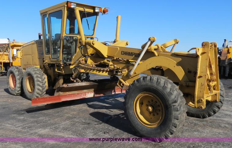 image for item F4355 Champion 720A articulated motor grader
