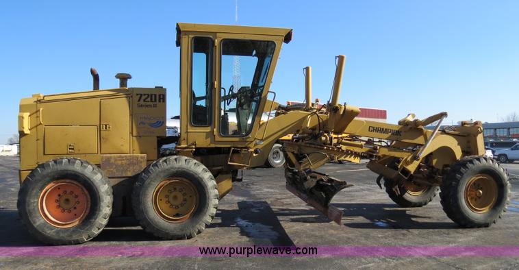 image for item F4355 Champion 720A articulated motor grader
