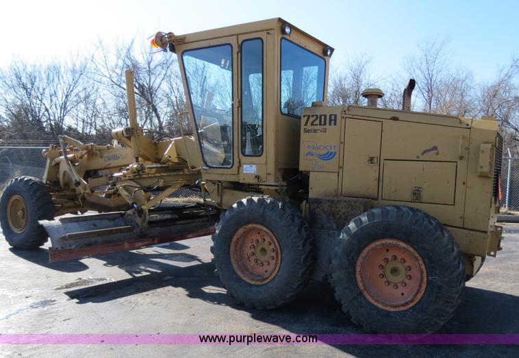 image for item F4355 Champion 720A articulated motor grader