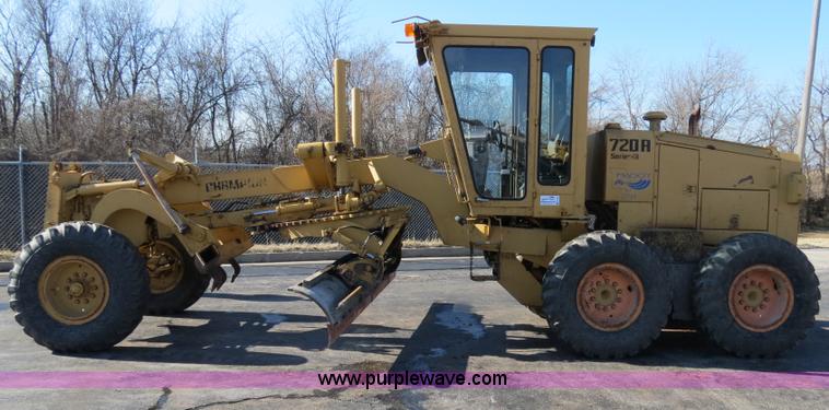image for item F4355 Champion 720A articulated motor grader