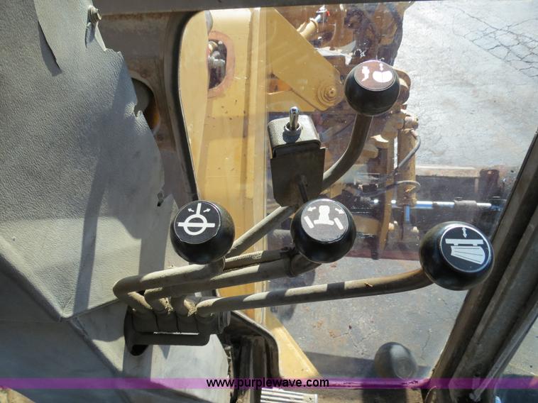 image for item F4355 Champion 720A articulated motor grader