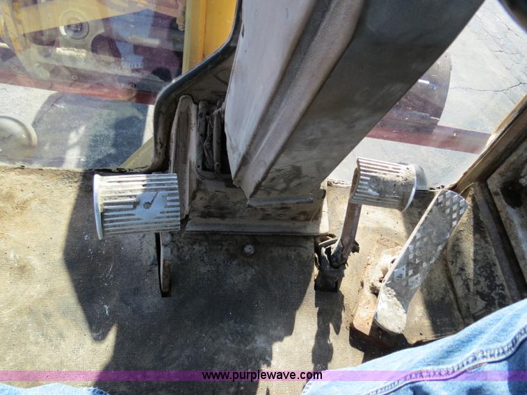 image for item F4355 Champion 720A articulated motor grader