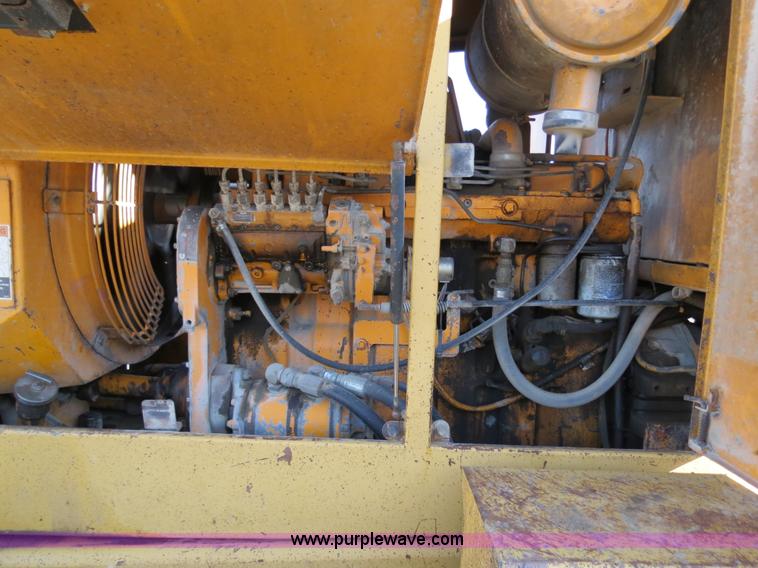 image for item F4355 Champion 720A articulated motor grader