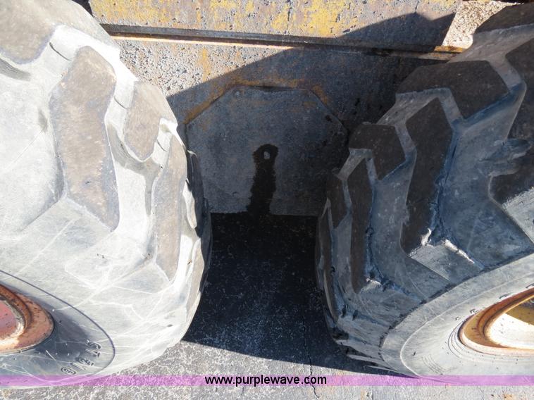 image for item F4355 Champion 720A articulated motor grader