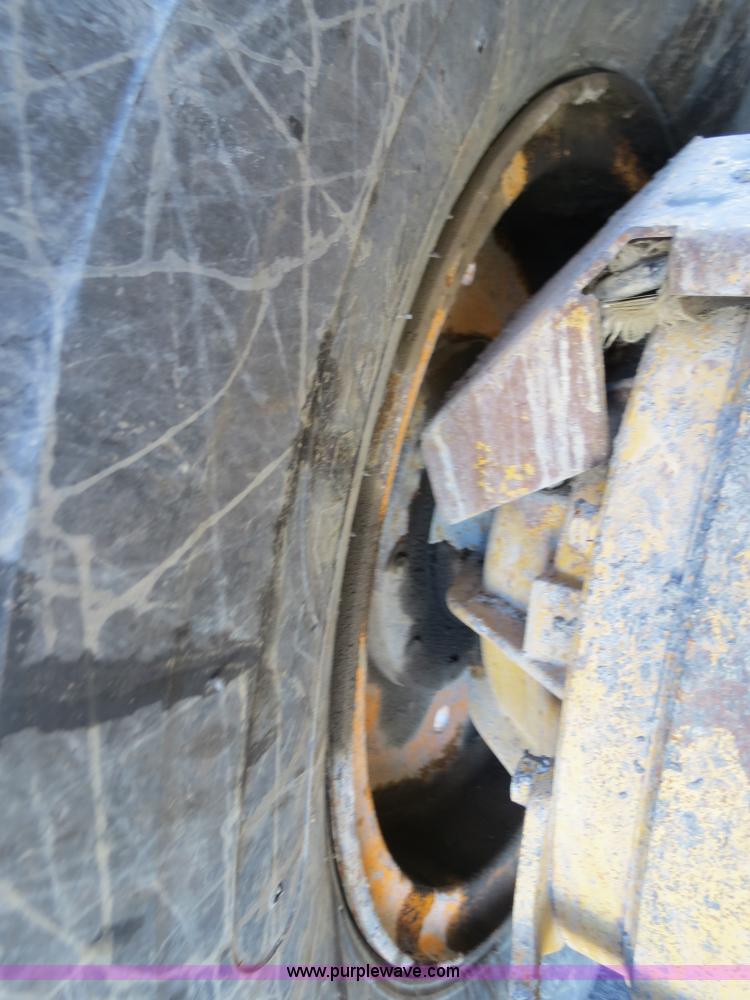 image for item F4355 Champion 720A articulated motor grader