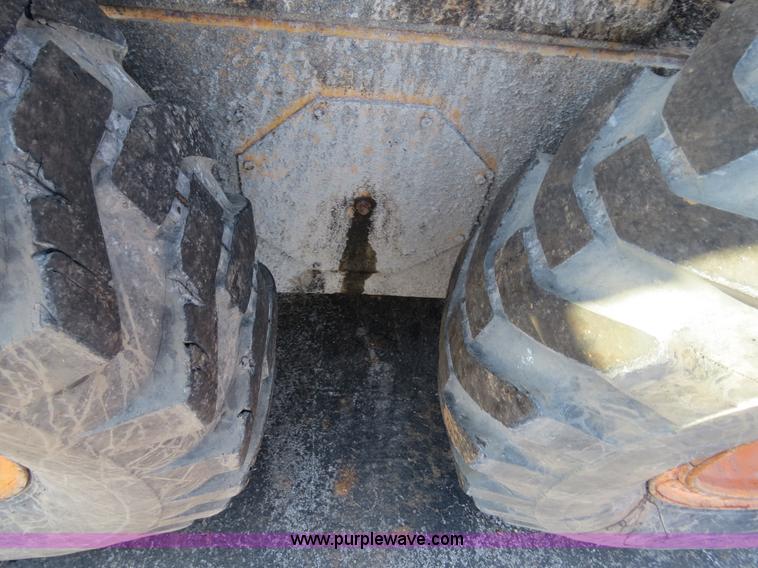 image for item F4355 Champion 720A articulated motor grader