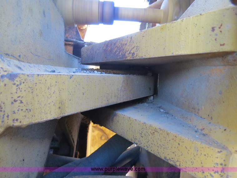 image for item F4355 Champion 720A articulated motor grader