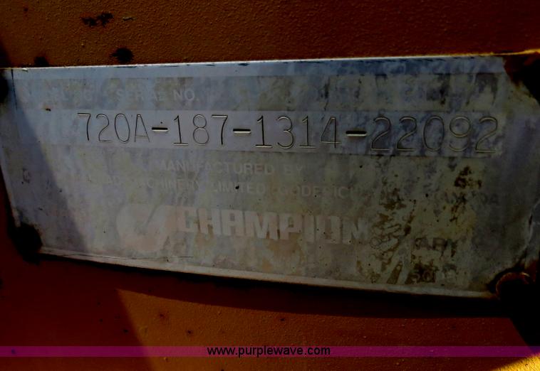 image for item F4355 Champion 720A articulated motor grader