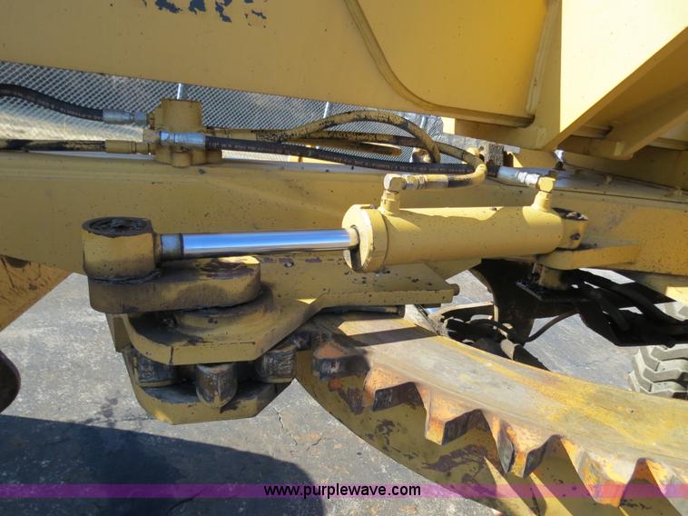 image for item F4355 Champion 720A articulated motor grader