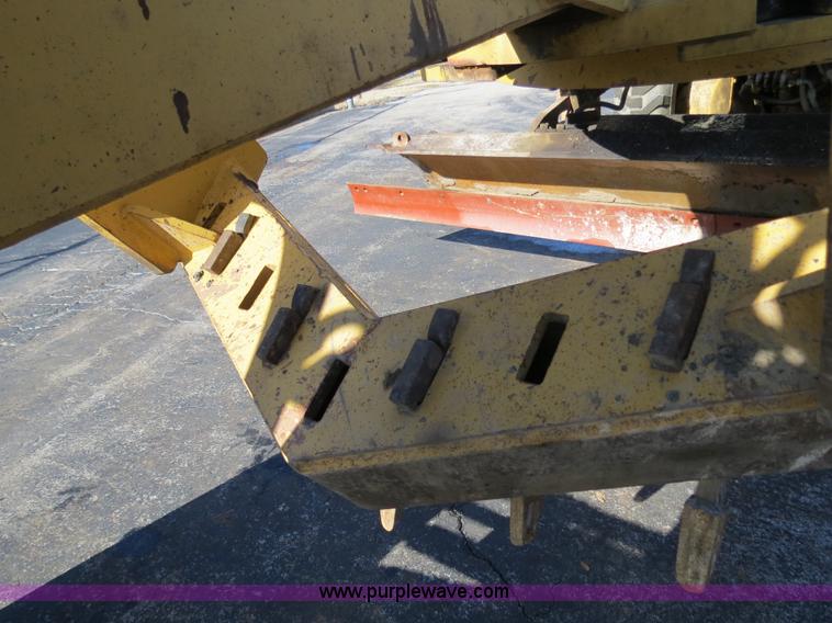 image for item F4355 Champion 720A articulated motor grader