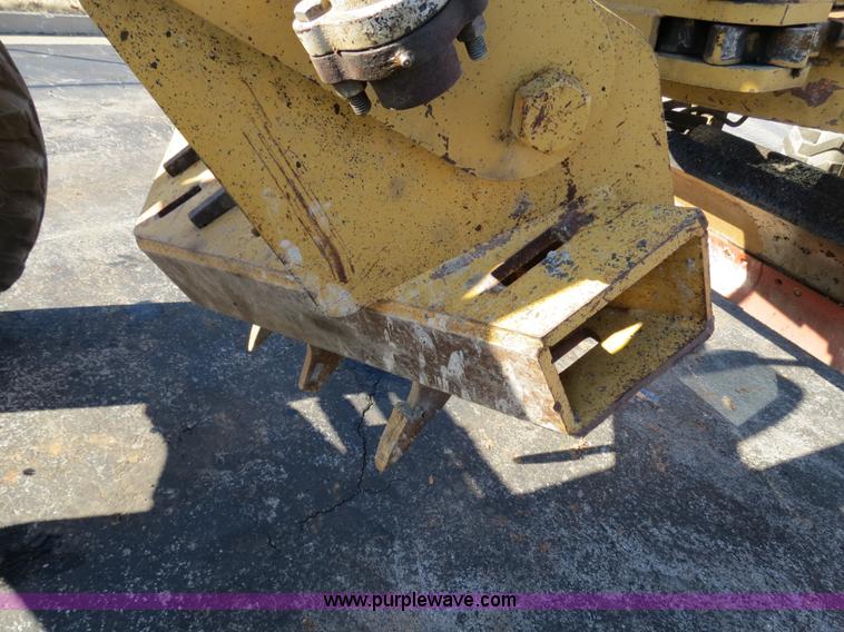 image for item F4355 Champion 720A articulated motor grader