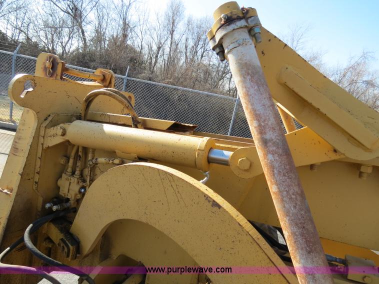 image for item F4355 Champion 720A articulated motor grader