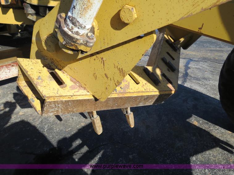 image for item F4355 Champion 720A articulated motor grader