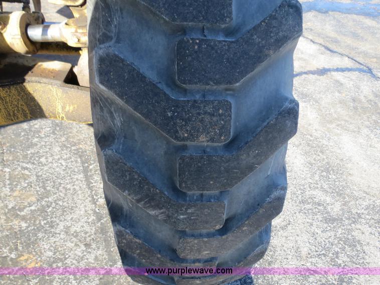 image for item F4355 Champion 720A articulated motor grader