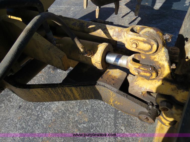 image for item F4355 Champion 720A articulated motor grader