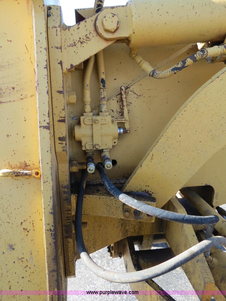 image for item F4355 Champion 720A articulated motor grader