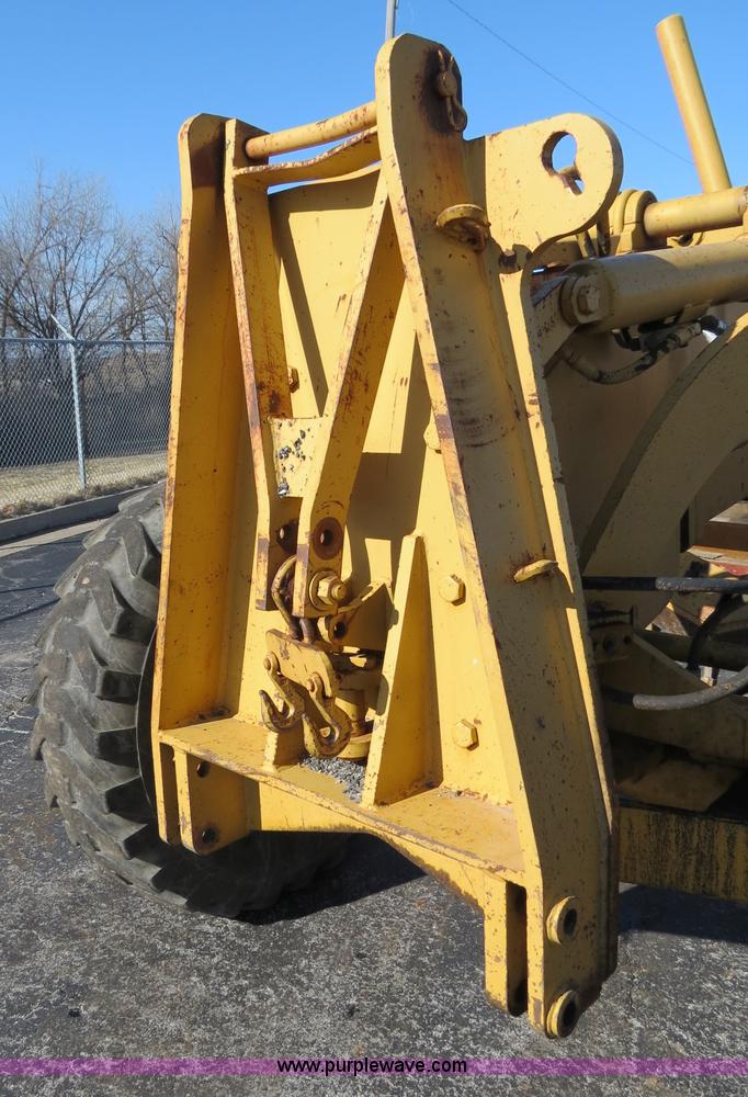image for item F4355 Champion 720A articulated motor grader