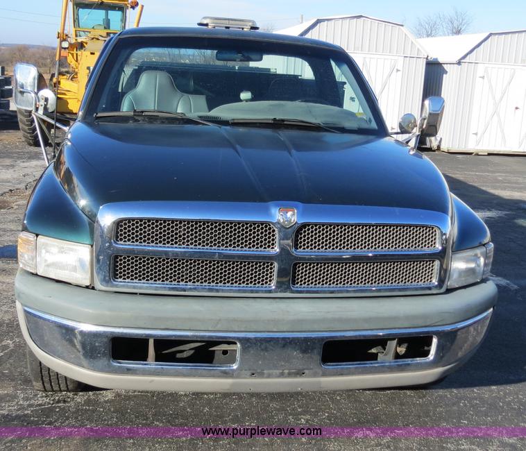 image for item F4359 1998 Dodge Ram 2500 utility truck