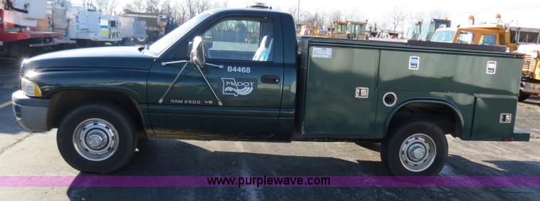 image for item F4359 1998 Dodge Ram 2500 utility truck