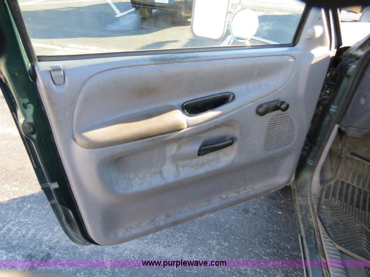 image for item F4359 1998 Dodge Ram 2500 utility truck