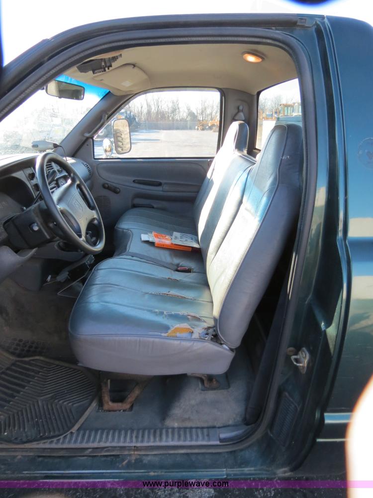 image for item F4359 1998 Dodge Ram 2500 utility truck