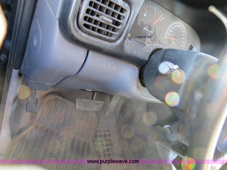 image for item F4359 1998 Dodge Ram 2500 utility truck