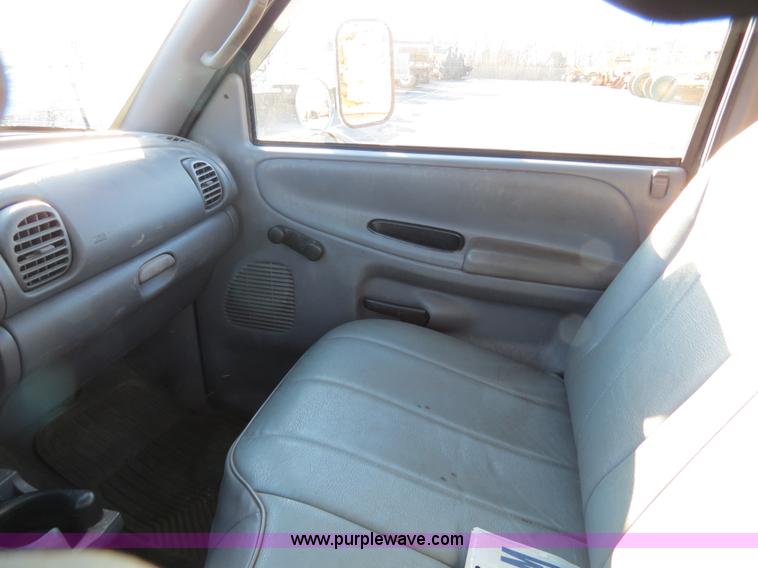 image for item F4359 1998 Dodge Ram 2500 utility truck