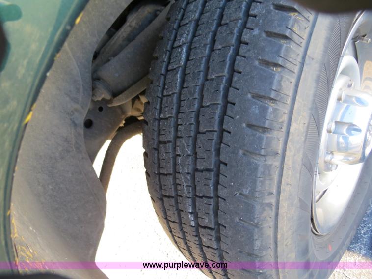 image for item F4359 1998 Dodge Ram 2500 utility truck