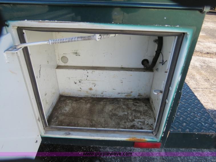 image for item F4359 1998 Dodge Ram 2500 utility truck