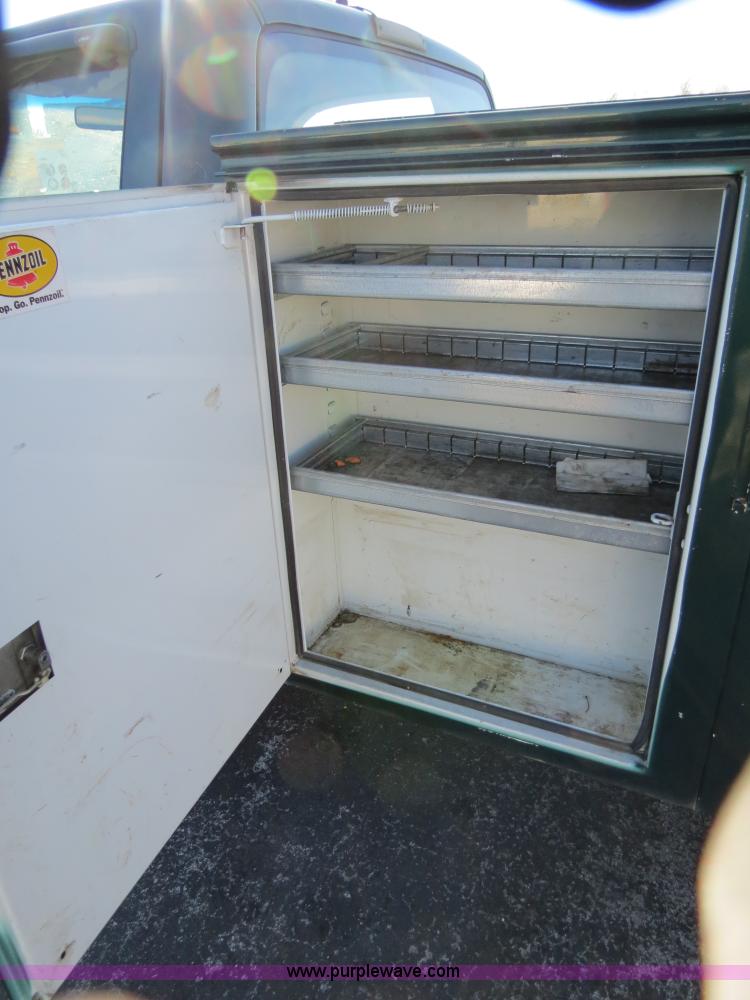 image for item F4359 1998 Dodge Ram 2500 utility truck