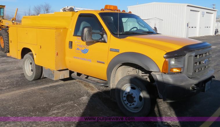 image for item F4360 2005 Ford F450 service truck