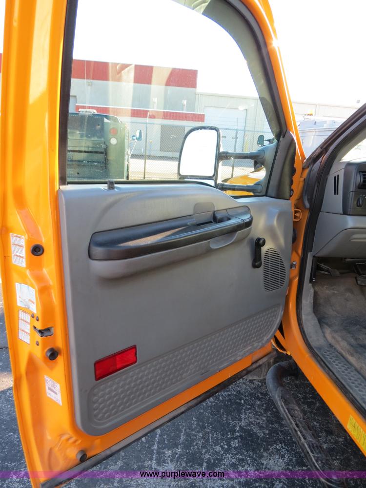 image for item F4360 2005 Ford F450 service truck