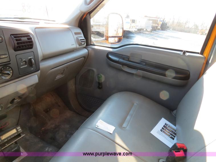 image for item F4360 2005 Ford F450 service truck