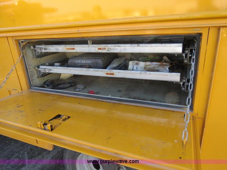 image for item F4360 2005 Ford F450 service truck