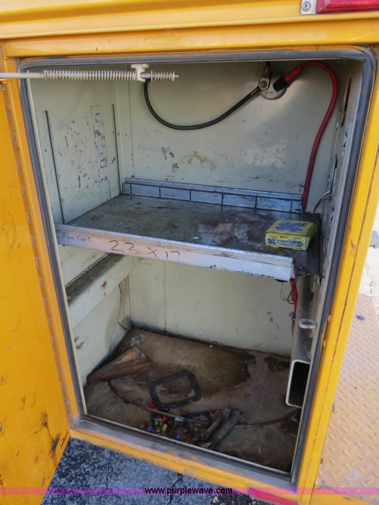 image for item F4360 2005 Ford F450 service truck